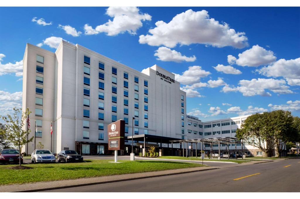 DoubleTree by Hilton Hotel Niagara Falls New York photo 3
