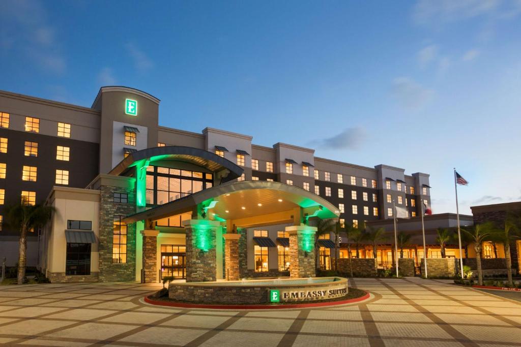 Embassy Suites by Hilton McAllen Convention Center photo 2