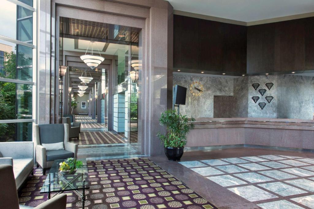Hilton Suites Toronto-Markham Conference Centre & Spa photo 3