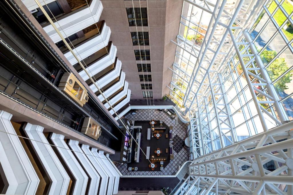 Hilton Suites Toronto-Markham Conference Centre & Spa photo 2