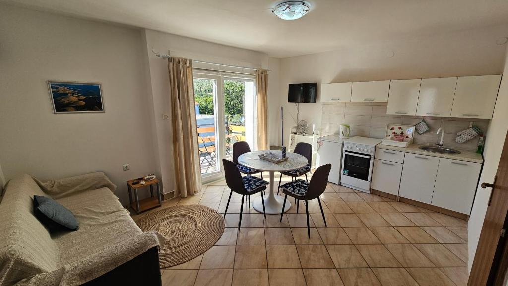 Apartments Gardelin Paklenica photo 2