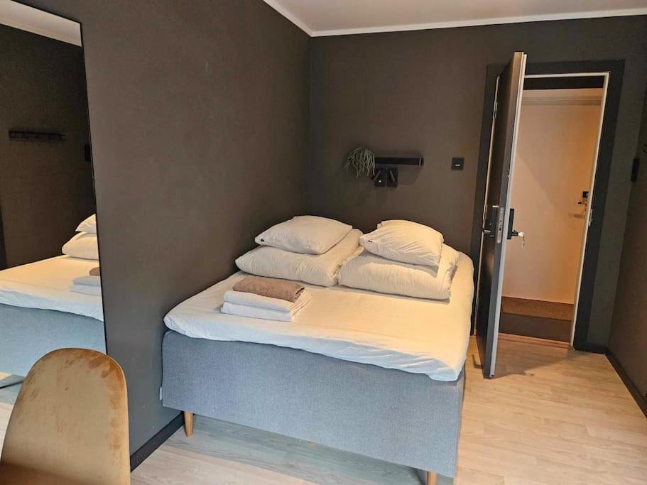 A Cheaper Option to Hotel (free street parking)