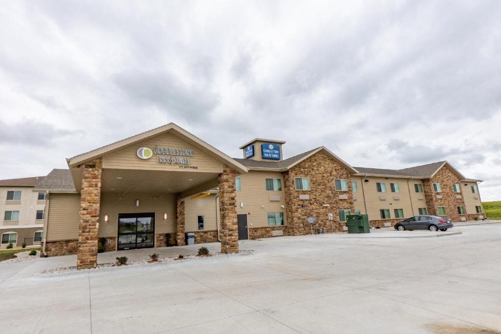 Cobblestone Hotel & Suites-Sheldon photo 1