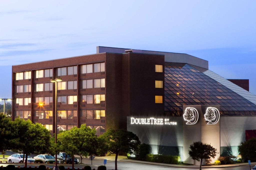 DoubleTree by Hilton Rochester image
