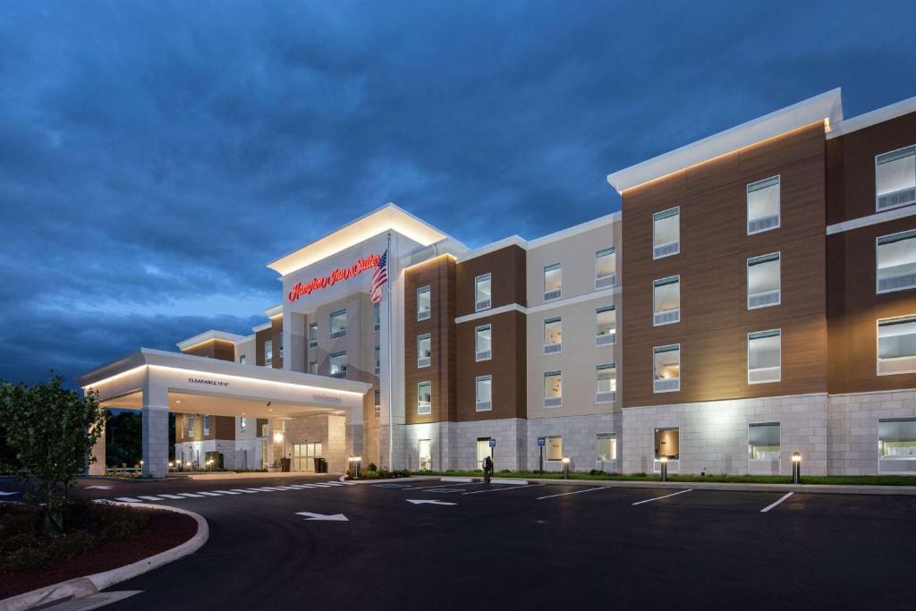Hampton Inn & Suites Rocky Hill - Hartford South image