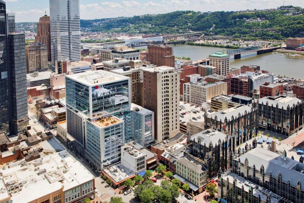 Hilton Garden Inn Pittsburgh Downtown photo 2
