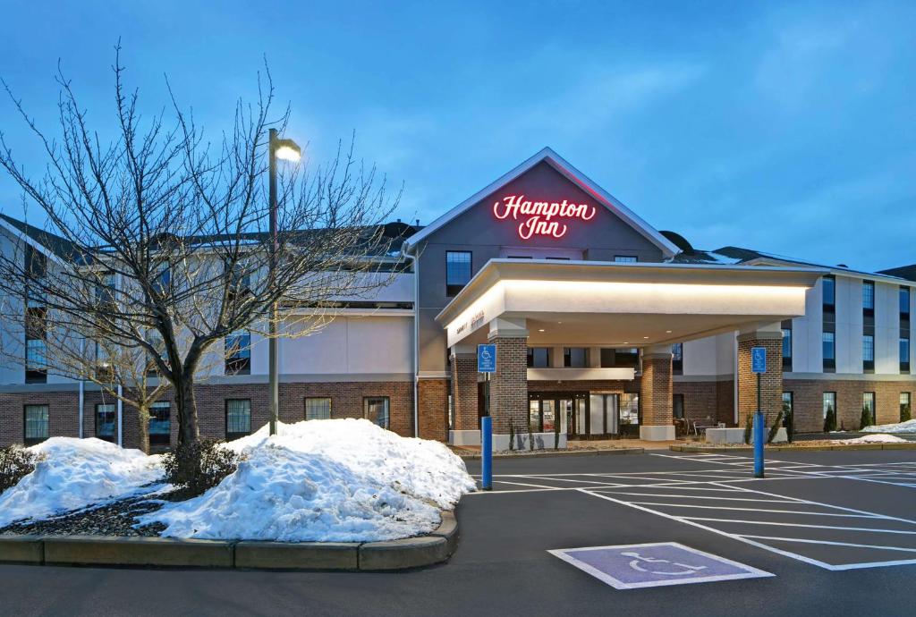 Hampton Inn Westfield image