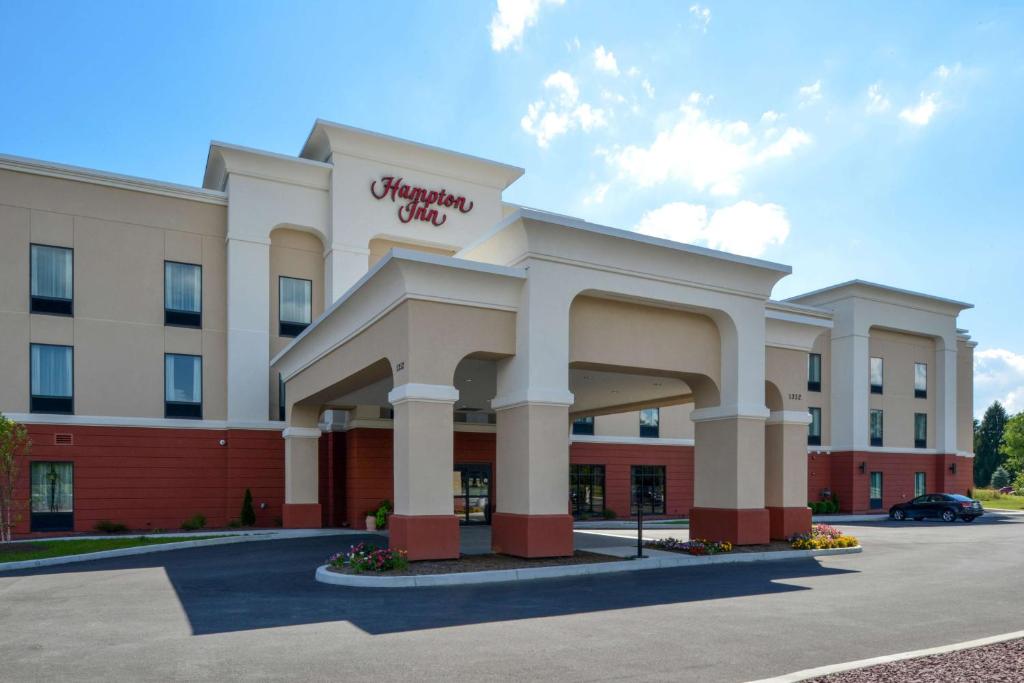 Hampton Inn Potsdam, NY image