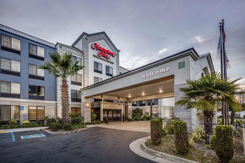 Hampton Inn San Francisco Airport image