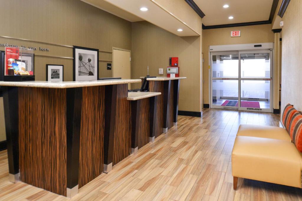 Hampton Inn Van Horn photo 4