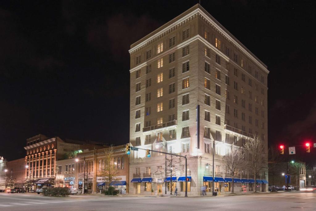Hampton Inn & Suites Montgomery-Downtown image