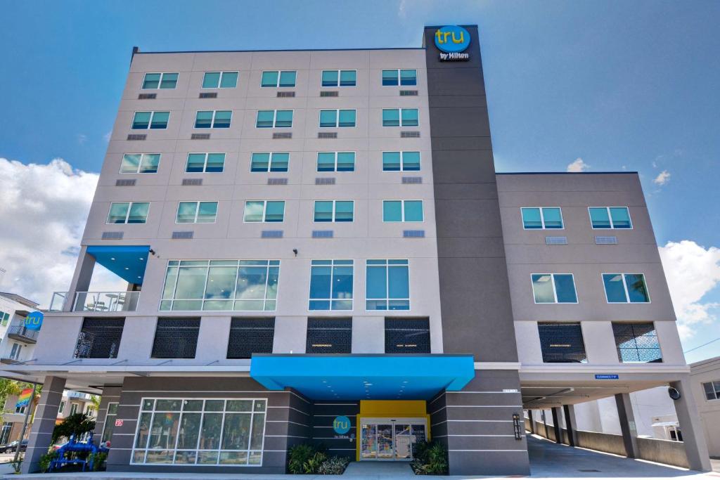 Tru By Hilton St. Petersburg Downtown Central Ave photo 2