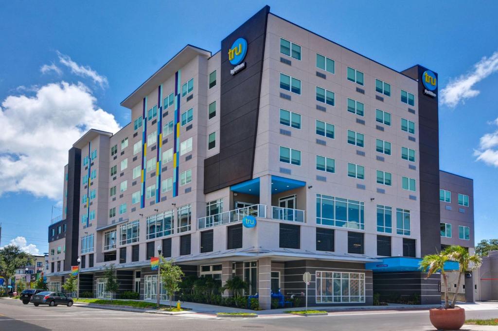 Tru By Hilton St. Petersburg Downtown Central Ave, FL image