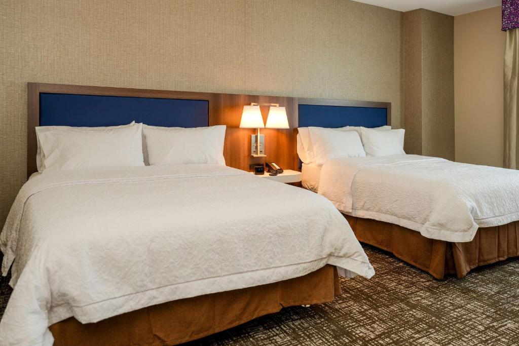 Hampton Inn and Suites Aurora South Denver Room Type - Queen Room with Two Queen Beds - Non-Smoking