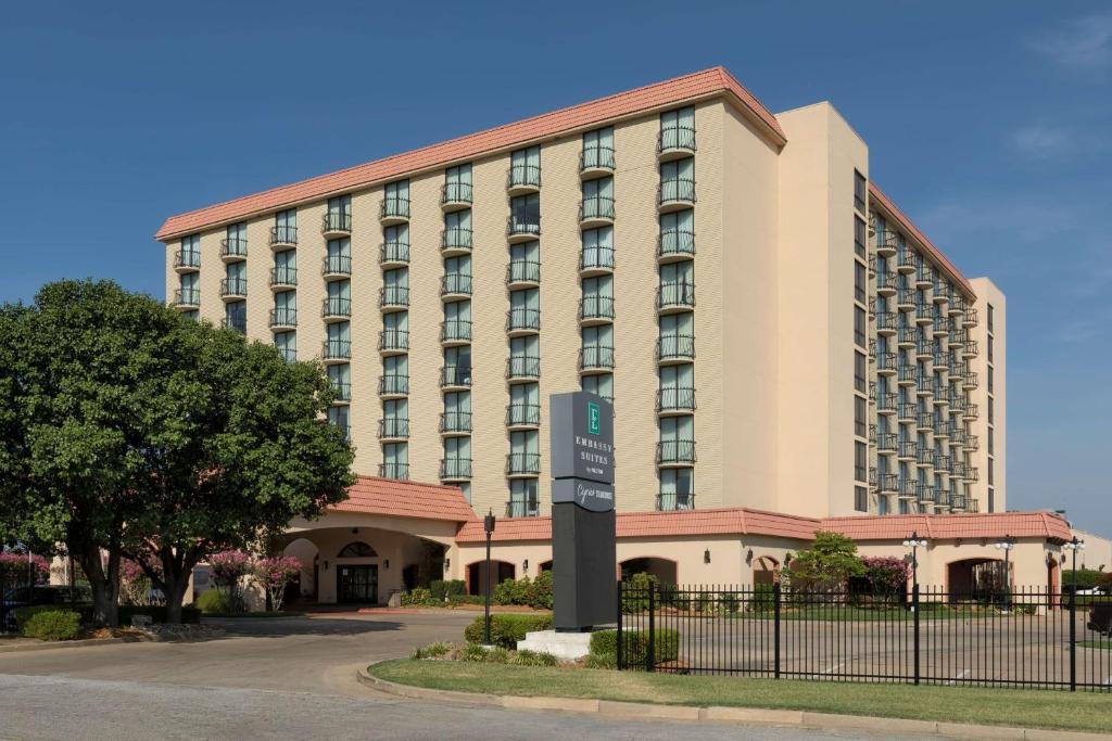 Embassy Suites by Hilton Tulsa I-44 image
