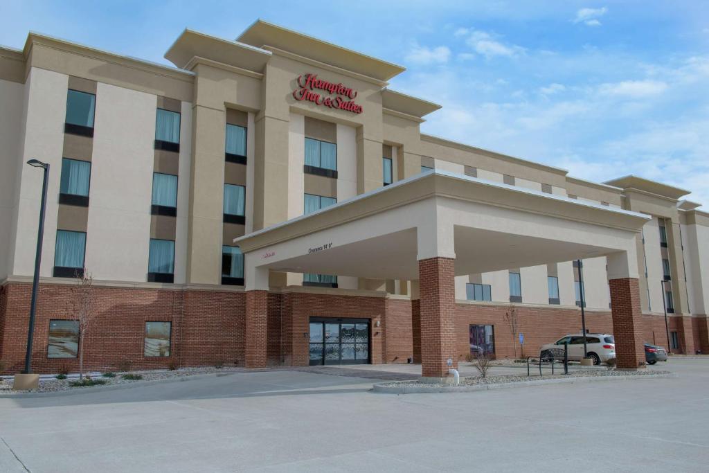 Hampton Inn & Suites Bay City image