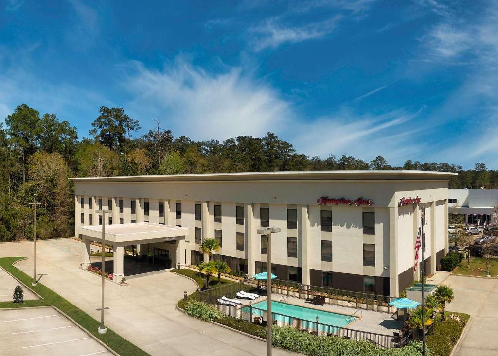 Hampton Inn Covington image