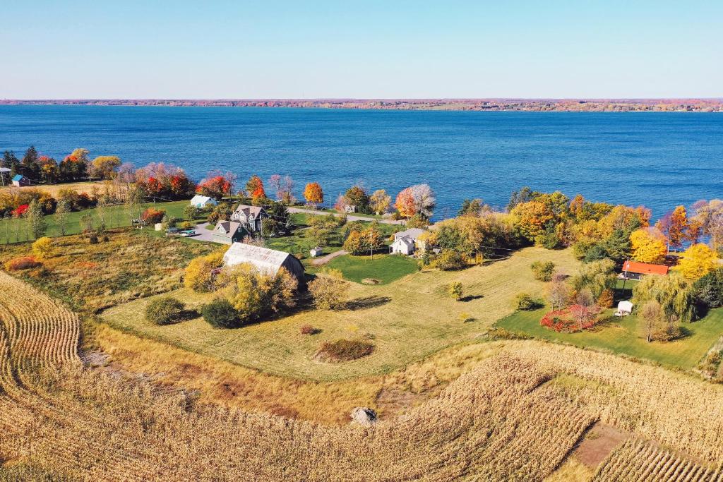Loyalist Lakehouse with Private Beach photo 1