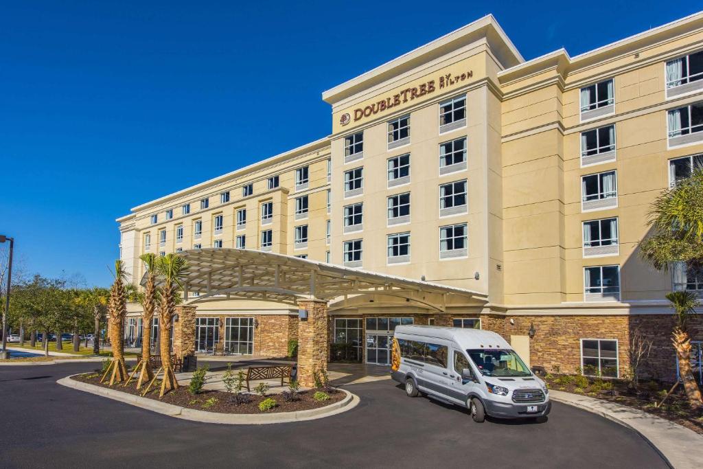 DoubleTree by Hilton North Charleston - Convention Center image