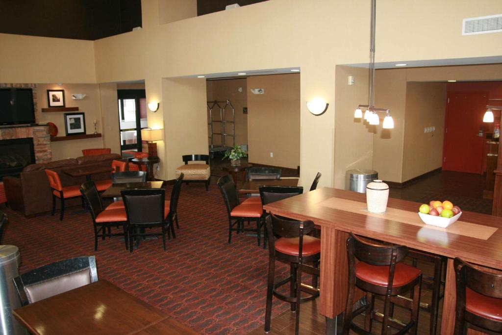 Hampton Inn & Suites Aberdeen photo 4