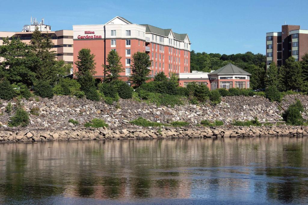 Hilton Garden Inn Auburn Riverwatch image