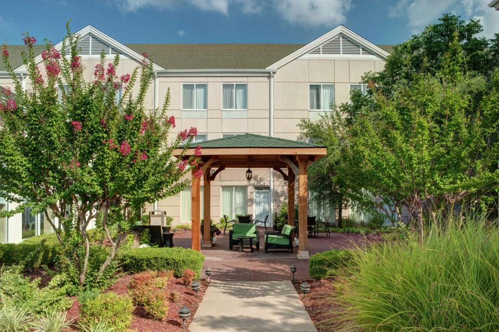 Hilton Garden Inn Tulsa Airport photo 1