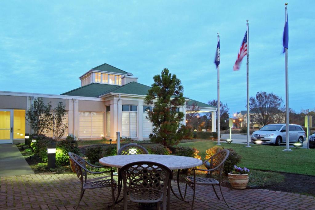 Homewood Suites by Hilton Chesapeake - Greenbrier photo 2
