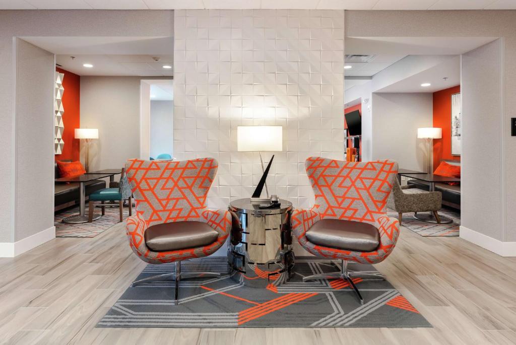 Hampton Inn Acworth image