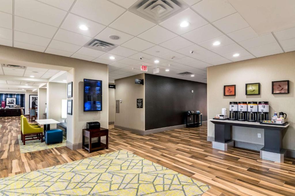 Hampton Inn Oklahoma City Northeast OK photo 3