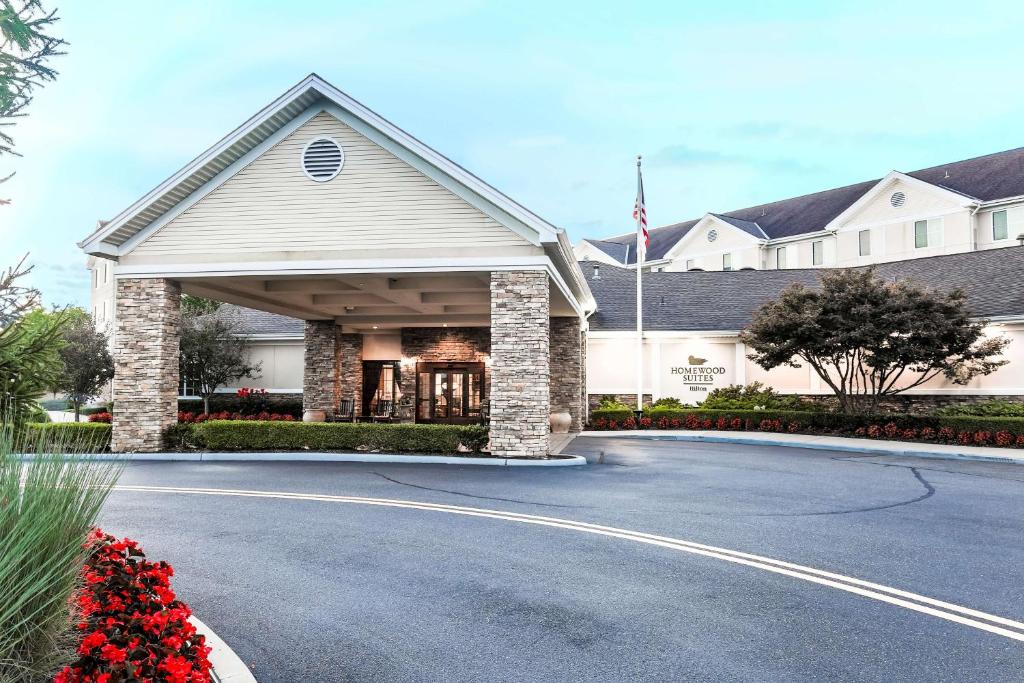 Homewood Suites Melville image