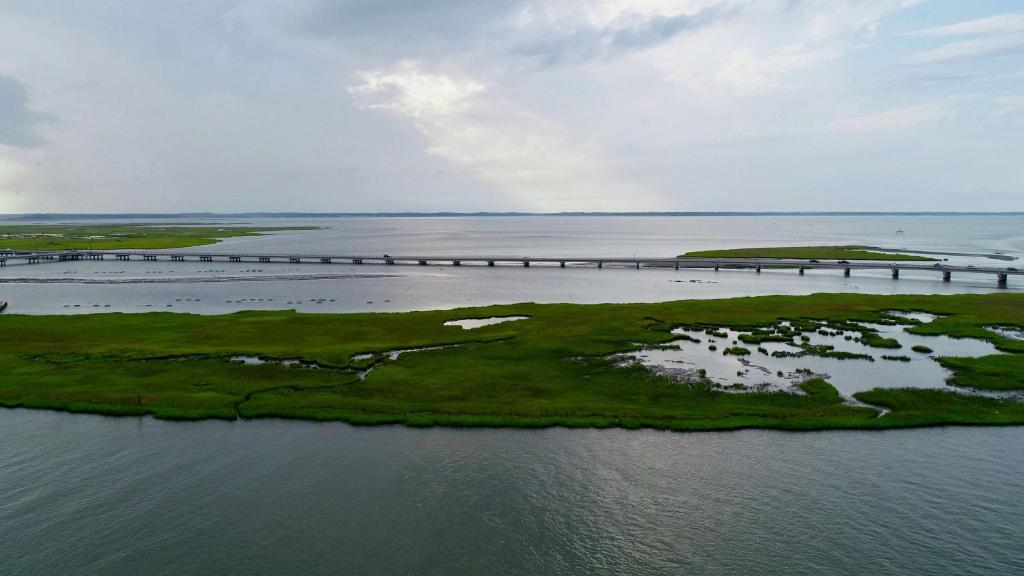 Hampton Inn & Suites Chincoteague-Waterfront, Va photo 2