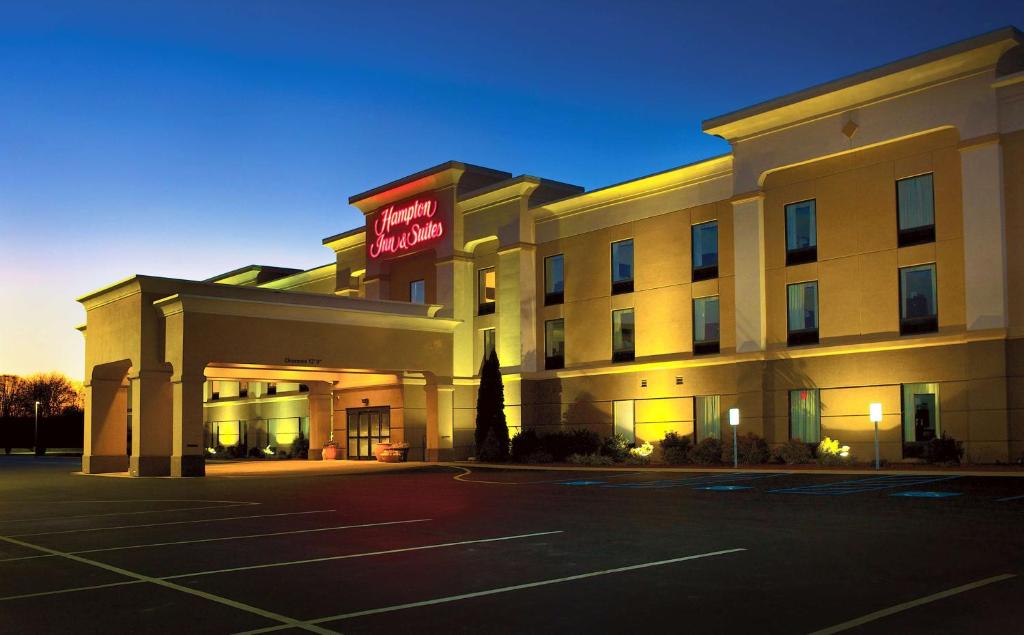 Hampton Inn & Suites Lamar image