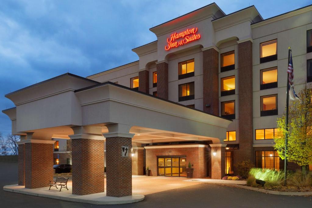 Hampton Inn & Suites Hartford/East Hartford image