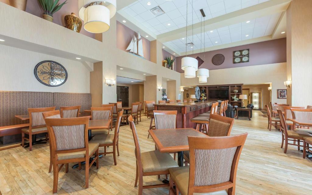 Hampton Inn & Suites by Hilton Moncton photo 3