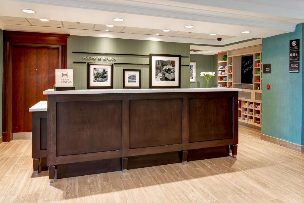 Hampton Inn London Ontario photo 2