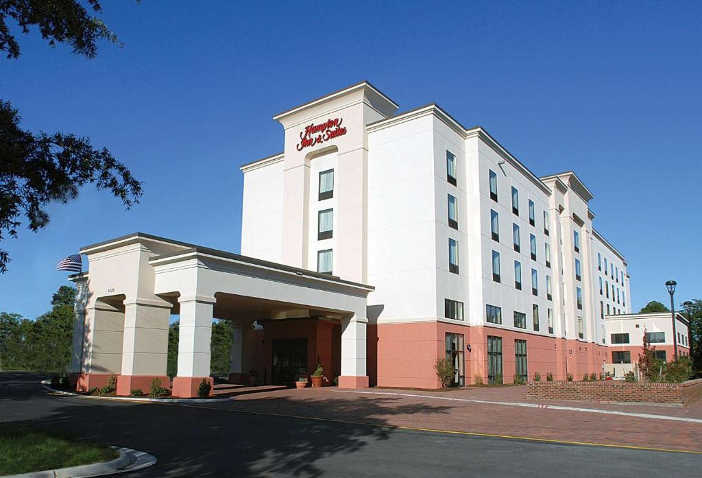 Hampton Inn & Suites Chesapeake-Battlefield Boulevard photo 1