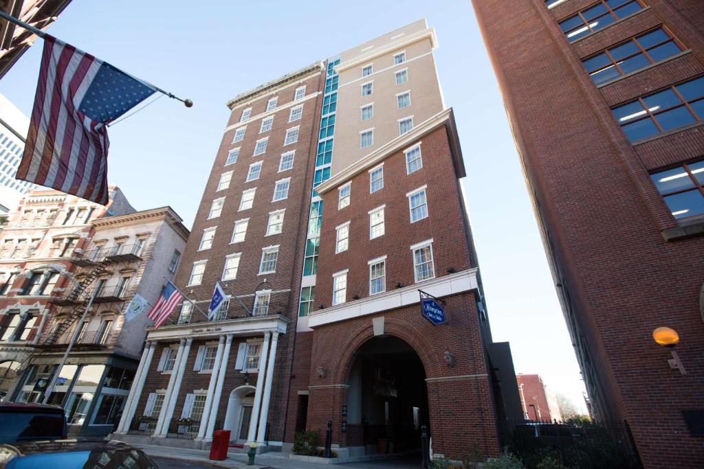 Hampton Inn & Suites Providence Downtown image