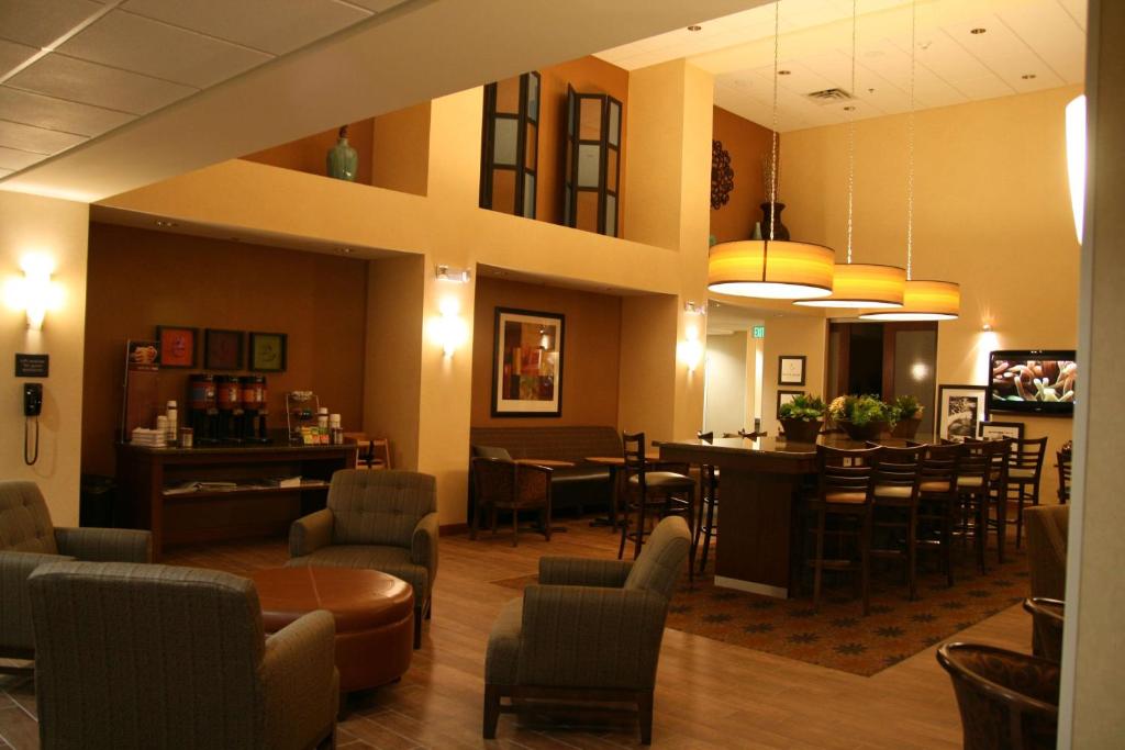 Hampton Inn and Suites Pueblo/North photo 1