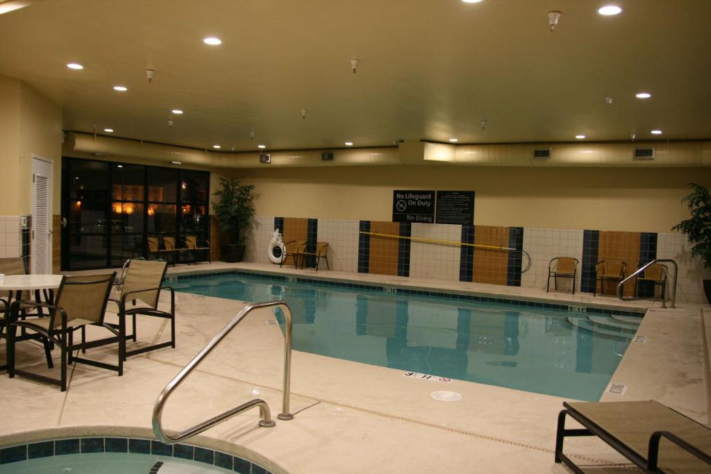 Hampton Inn and Suites Pueblo/North photo 4