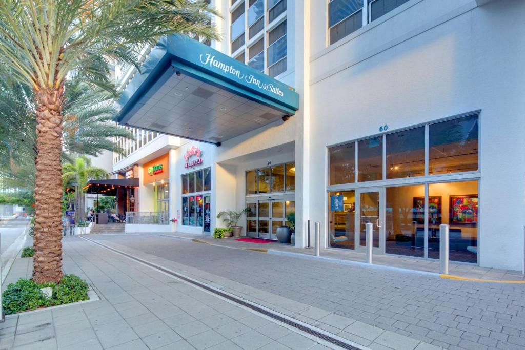 Hampton Inn & Suites Miami/Brickell-Downtown image