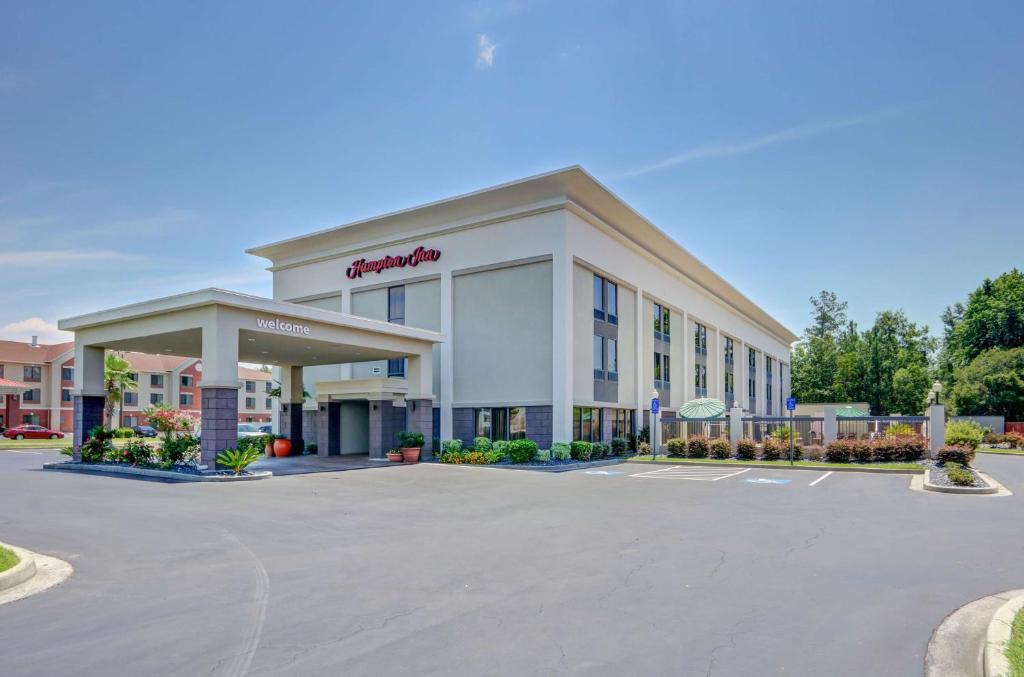 Hampton Inn Savannah-I-95/Richmond Hill image