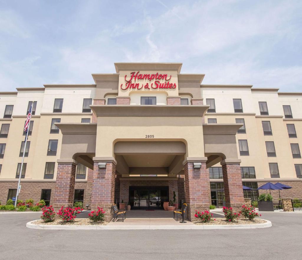 Hampton Inn & Suites Pittsburgh/Harmarville image