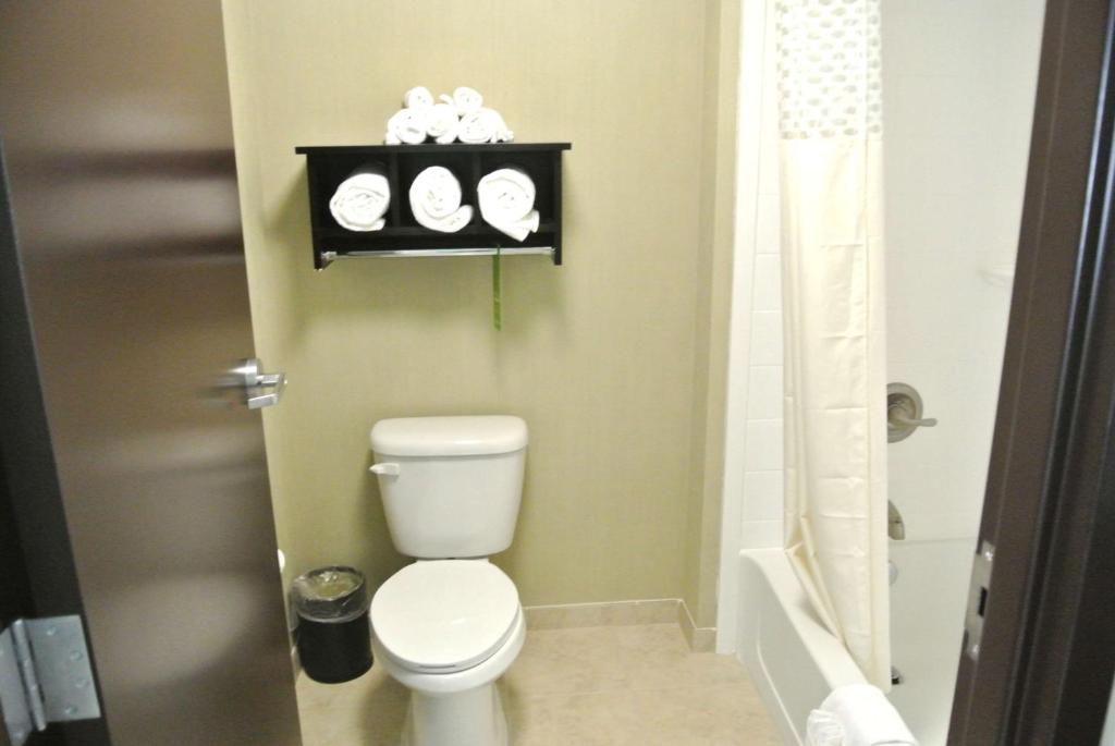 Hampton Inn by Hilton Carrizo Springs - Tap to explore photos