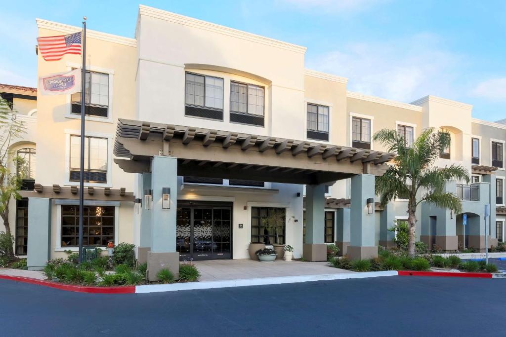 Hampton Inn Santa Barbara/Goleta image