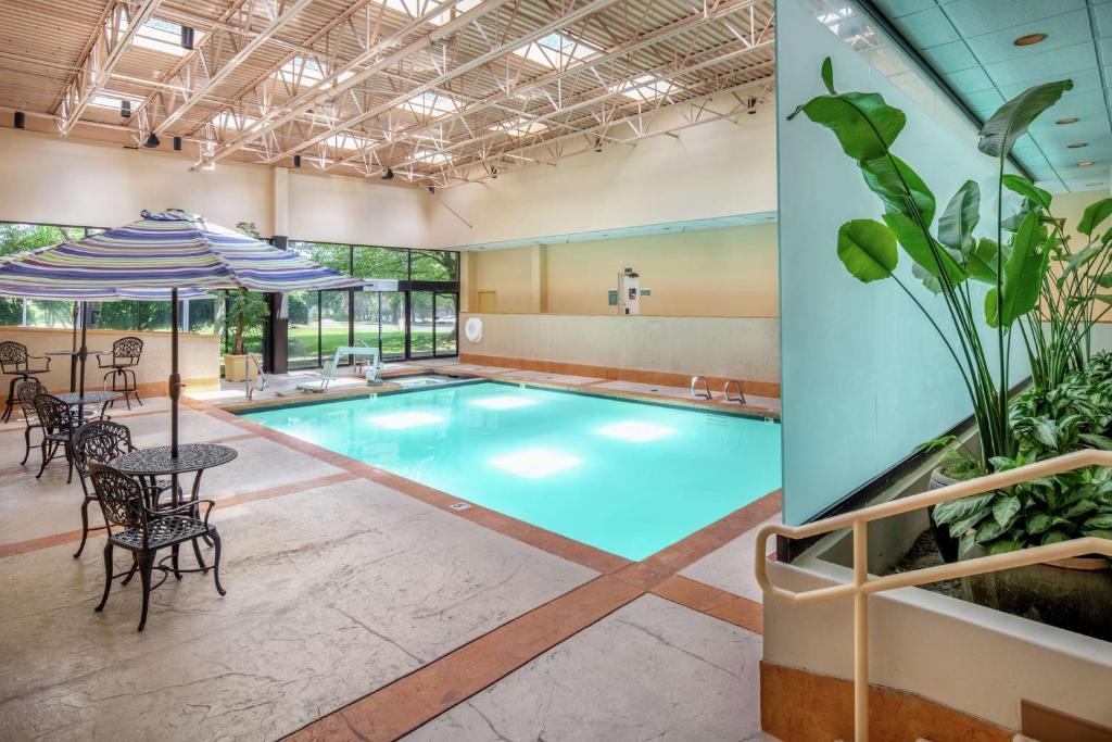 DoubleTree Suites by Hilton Seattle Airport/Southcenter photo 1