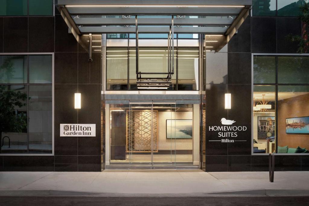 Hilton Garden Inn Chicago Downtown South Loop image
