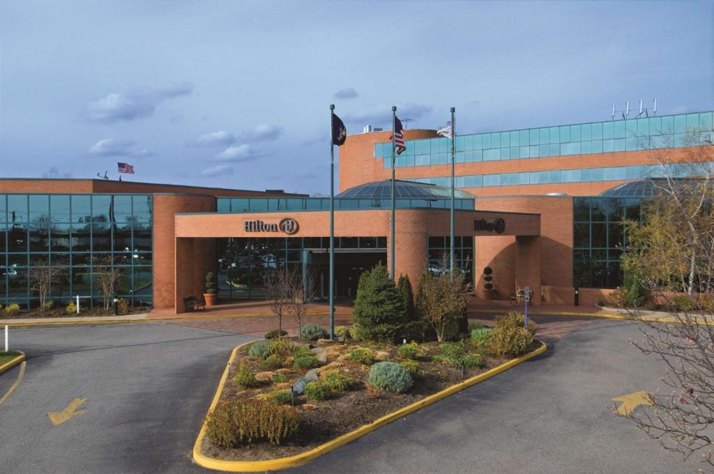 Hilton Long Island/Huntington image