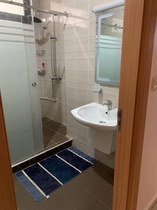F5 -5 bedrooms Apt- Residence Hasnaoui avec parking Oran Algeria photo 3
