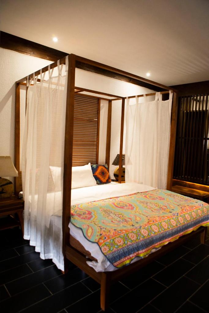 Shangri-La Salloi Rustic Luxury Hotel
