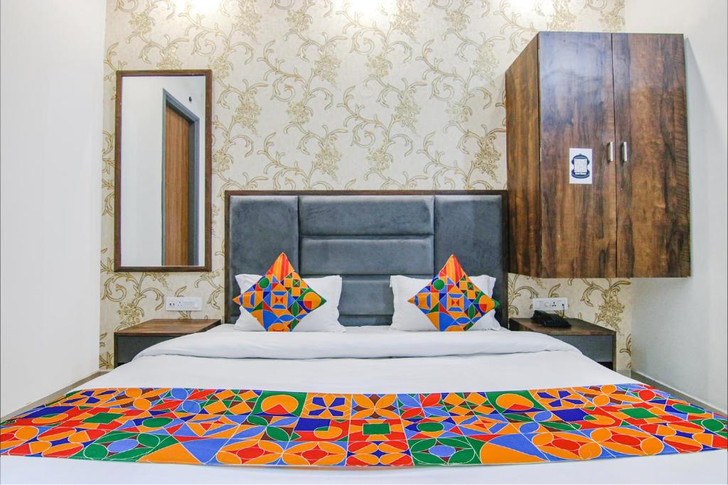 FabHotel Prime Taj Castle photo 3